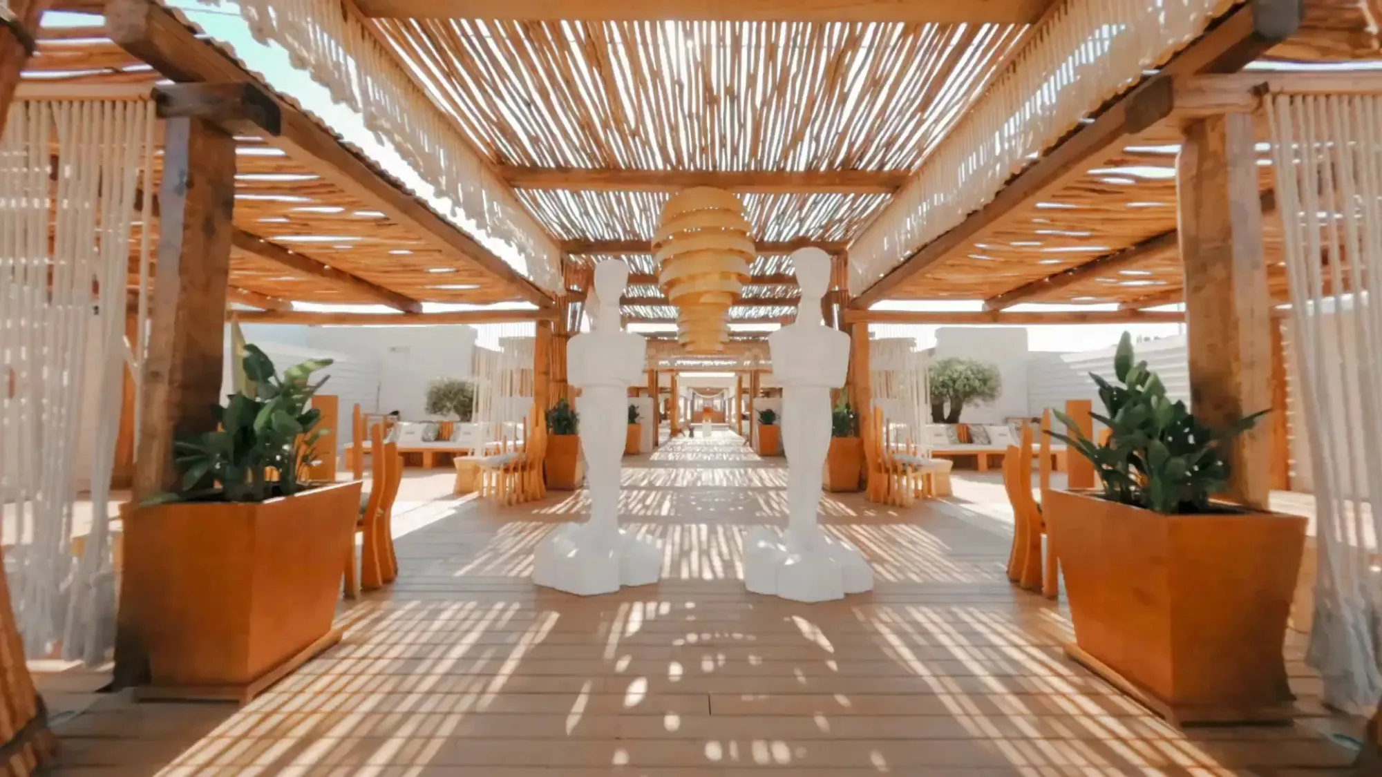 Principote - wood pavilion walkway