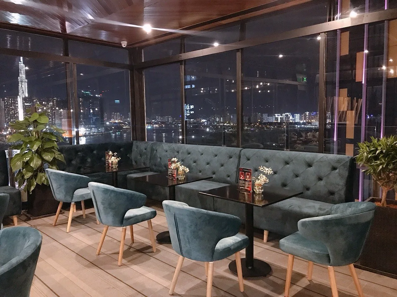 Propeller Rooftop Bar, rooftop bars in Saigon 2