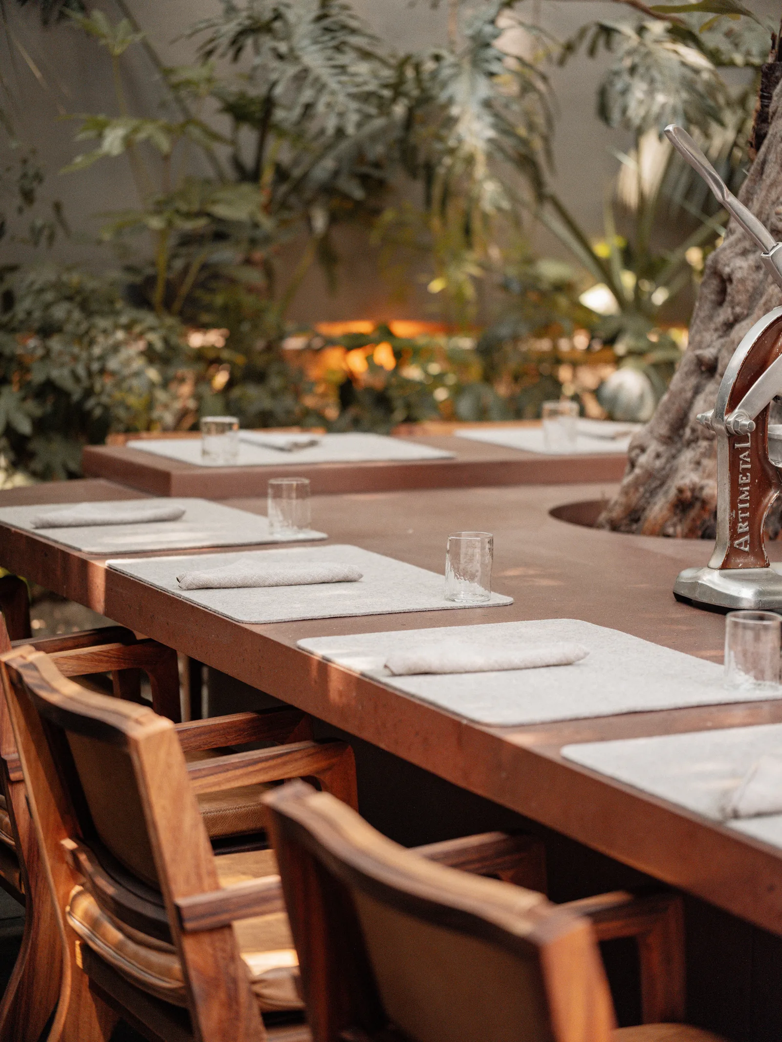 Pujol - communal table in courtyard