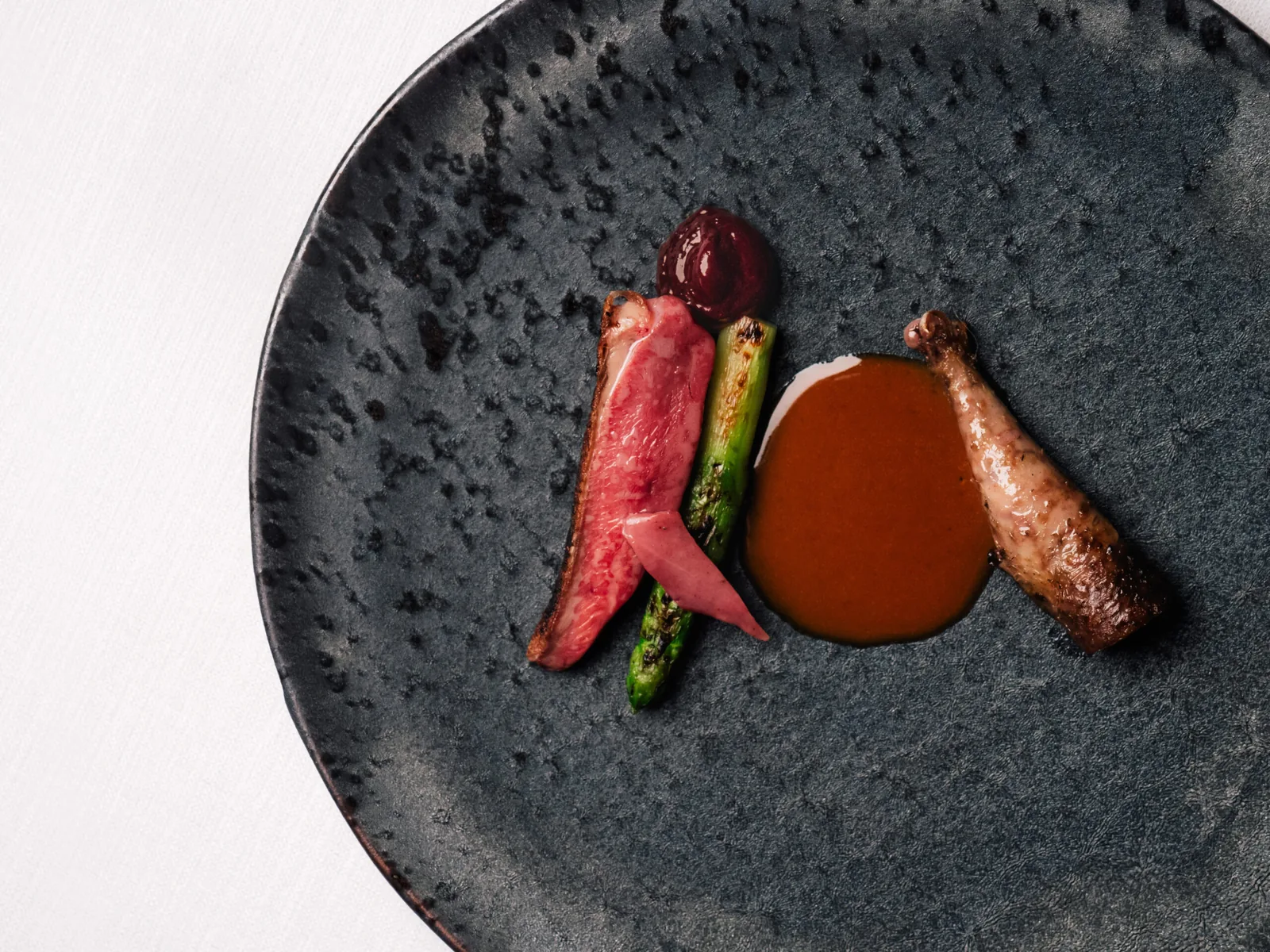 Resonance - plated dish dark plate