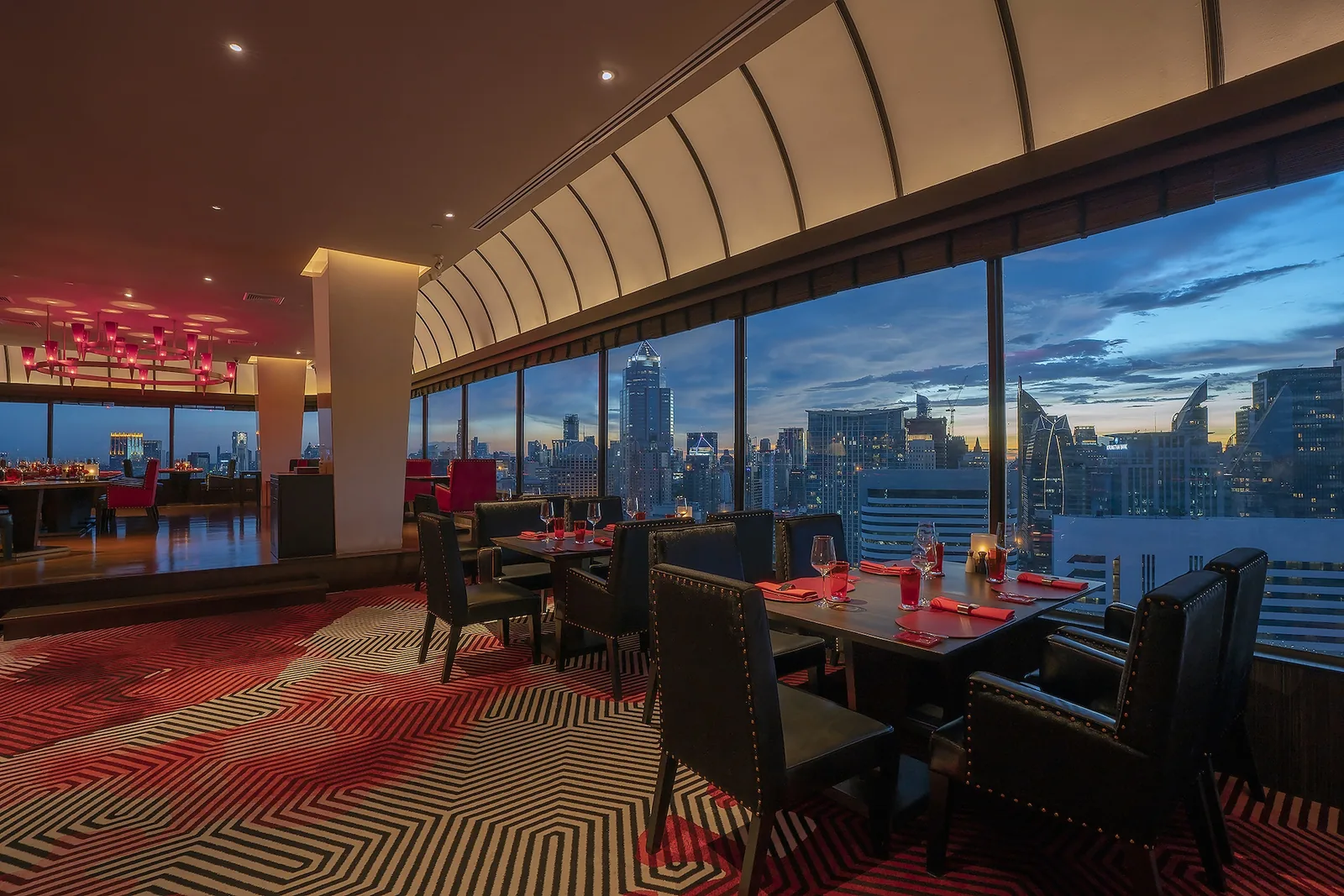 Rib Room & Bar - dining room windows skyline