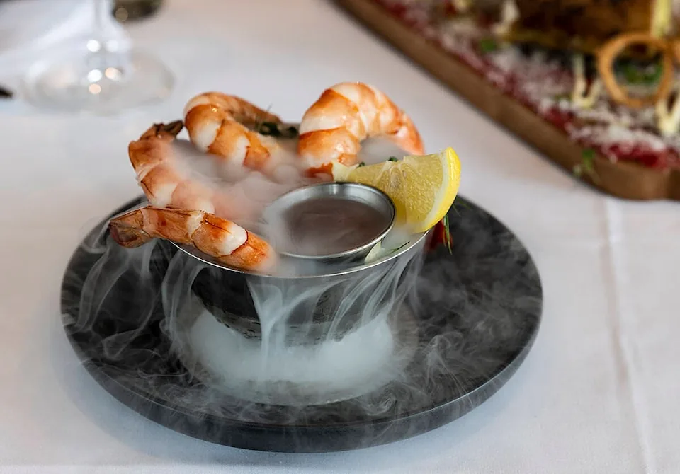 Riley's Fish & Steak - restaurant 2