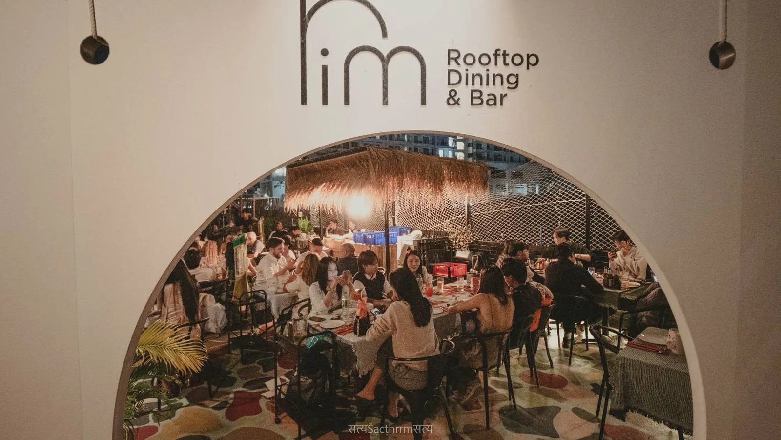 Rim Rooftop Dining - covered dining area
