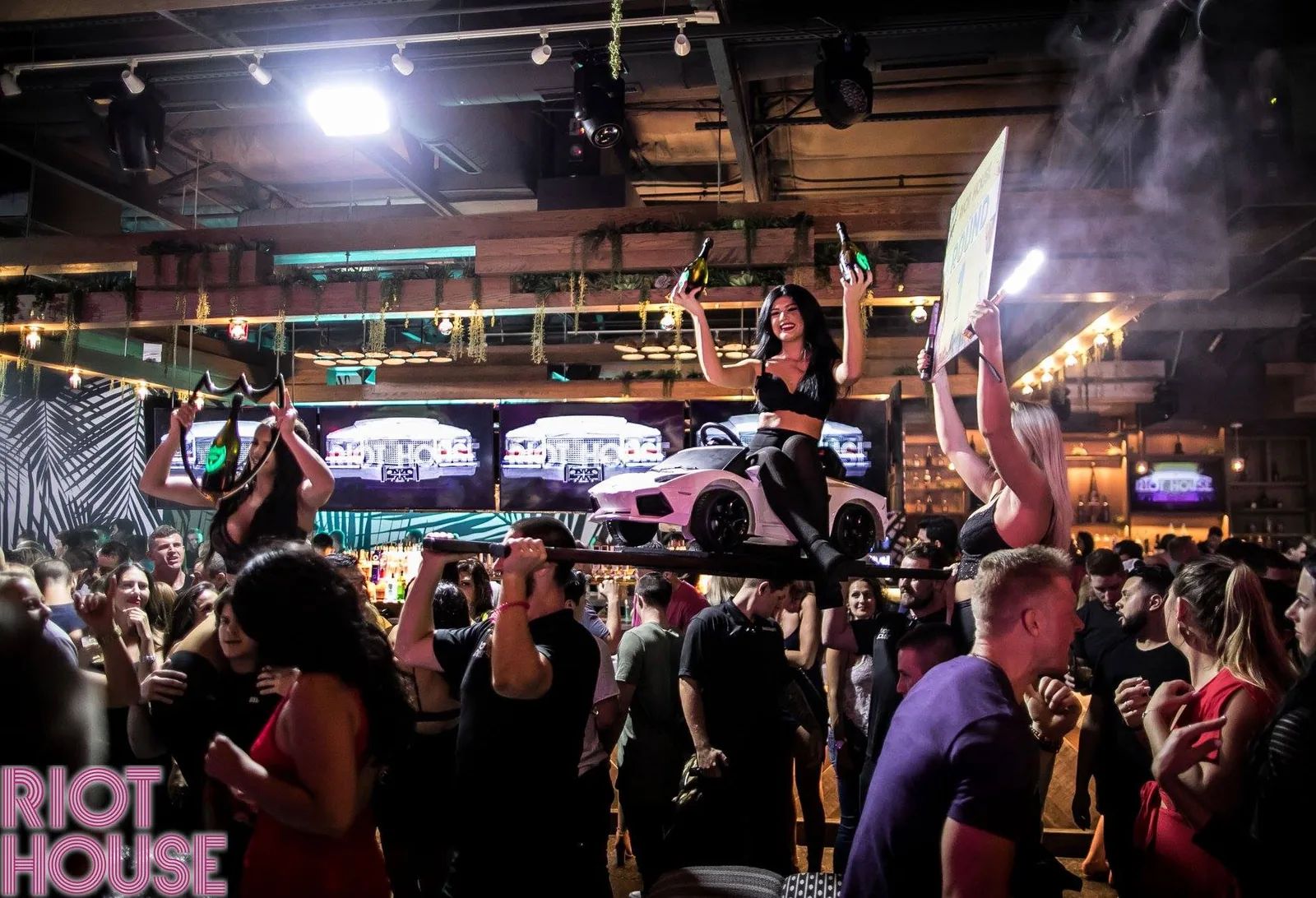 Riot House - night club 5