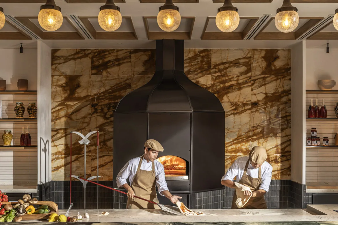Riva del Fiume - wood fired oven open kitchen