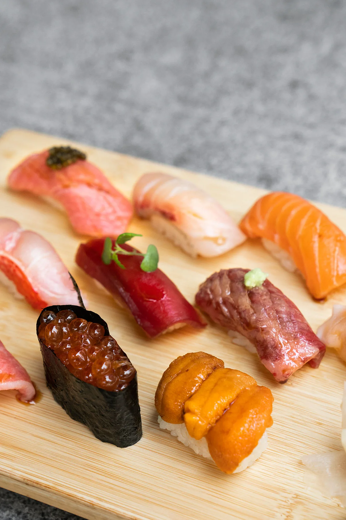 Rokai - nigiri platter wooden board