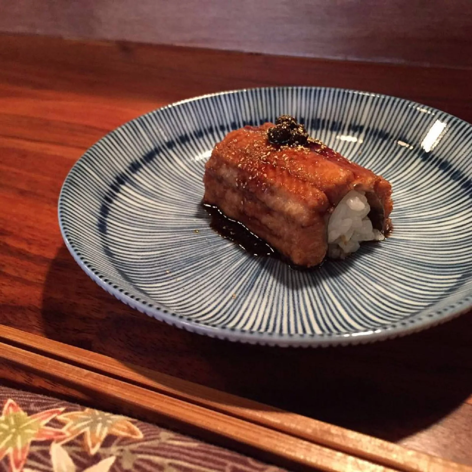 Rokai - unagi nigiri close up