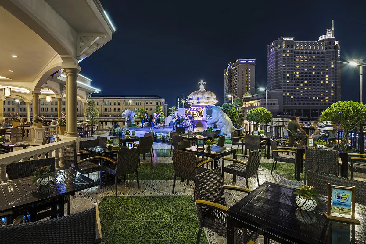 Rooftop Garden Bar - saigon