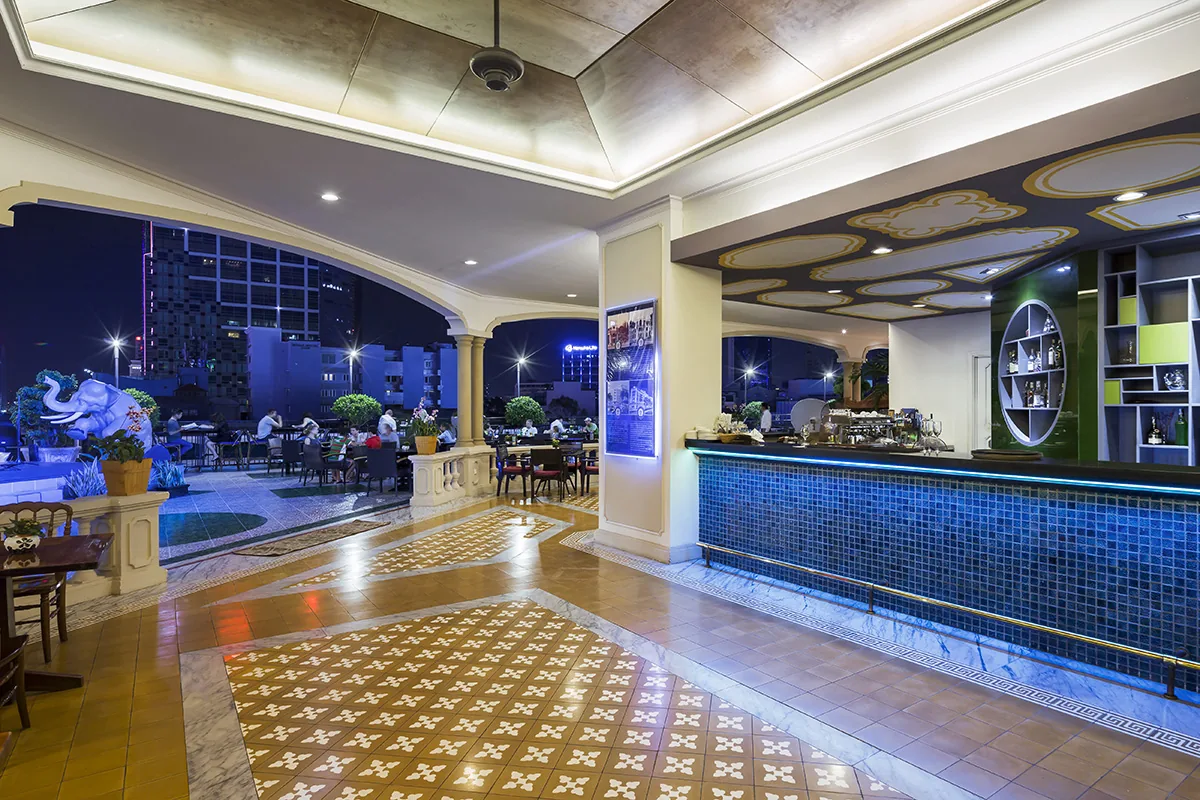 Rooftop Garden Bar - saigon 2