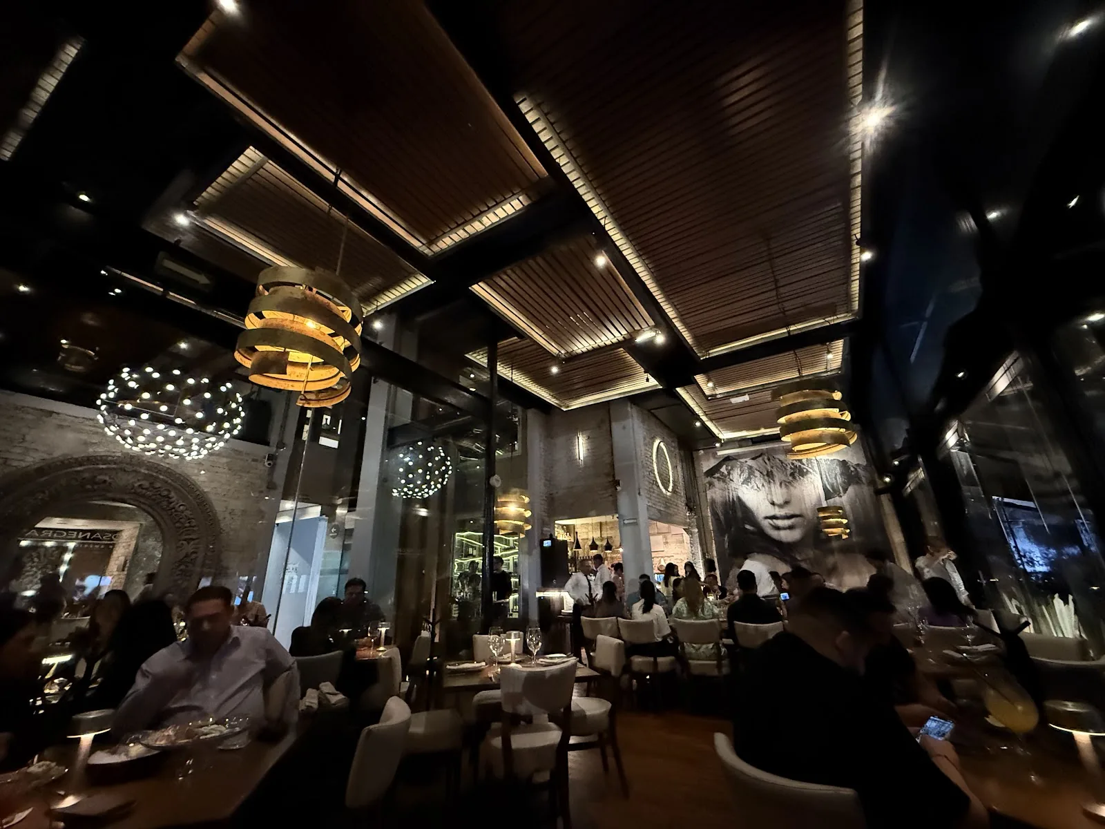 RosaNegra - dining room evening