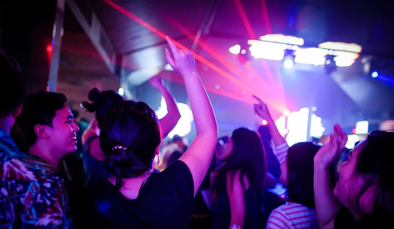 Route 66 - dancefloor crowd lasers