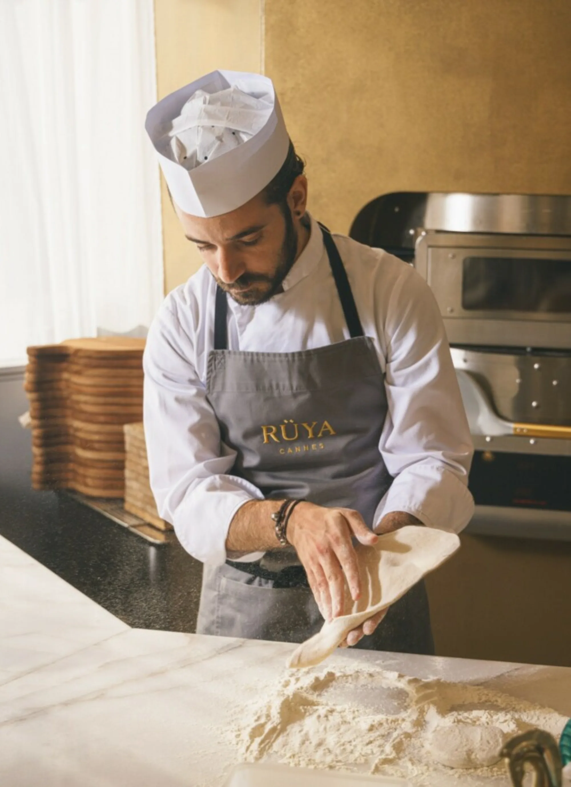 Ruya - chef at the oven