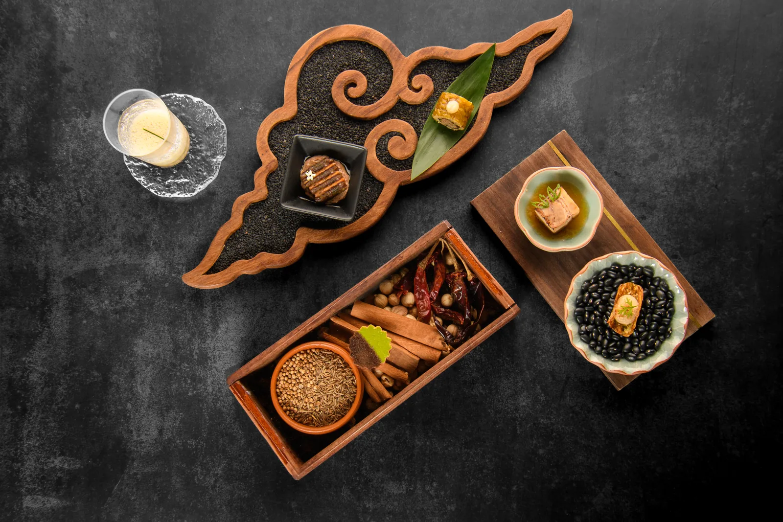 Saawaan - amuse bouche wood tray