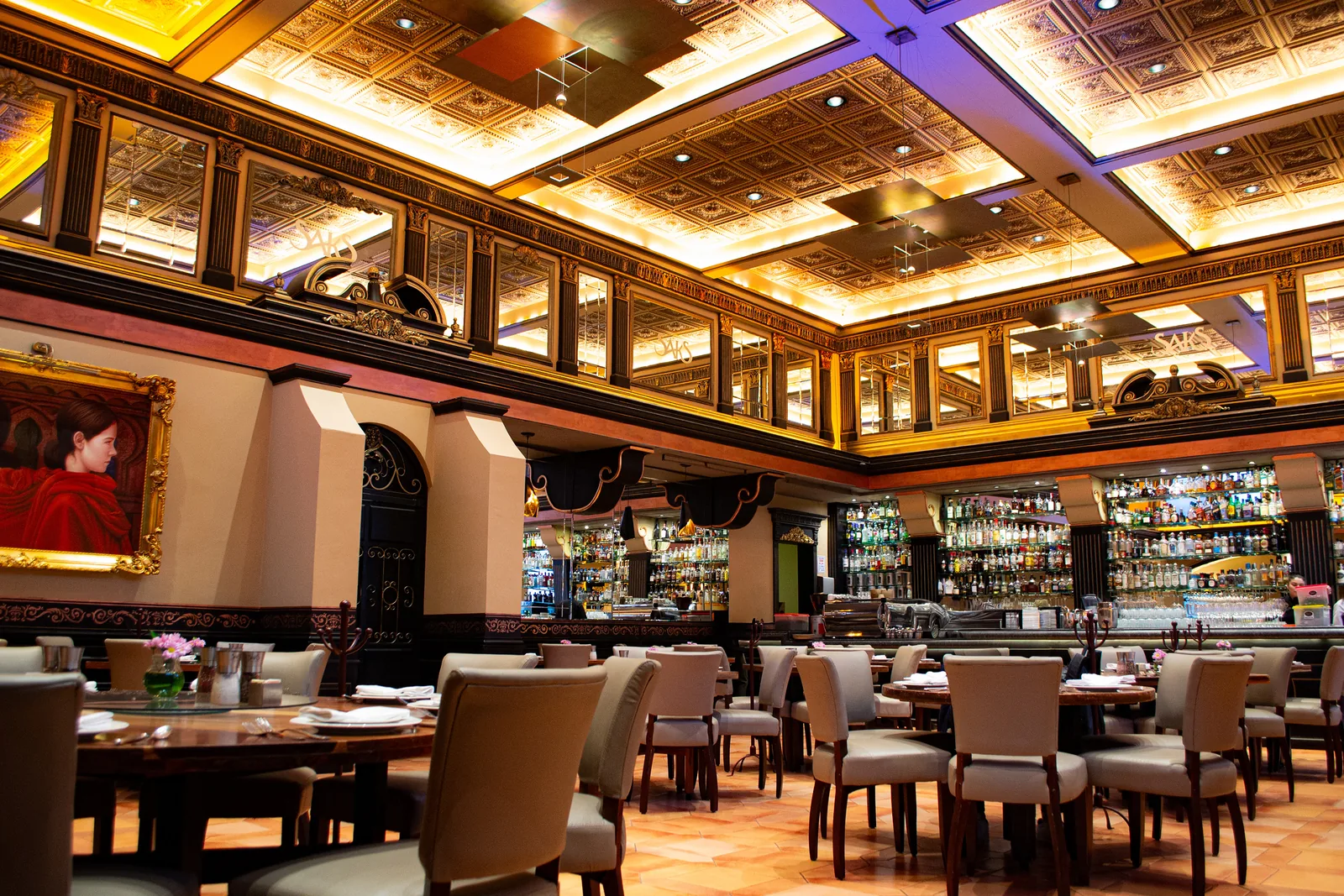 Saks - Polanco - dining hall with coffered ceiling