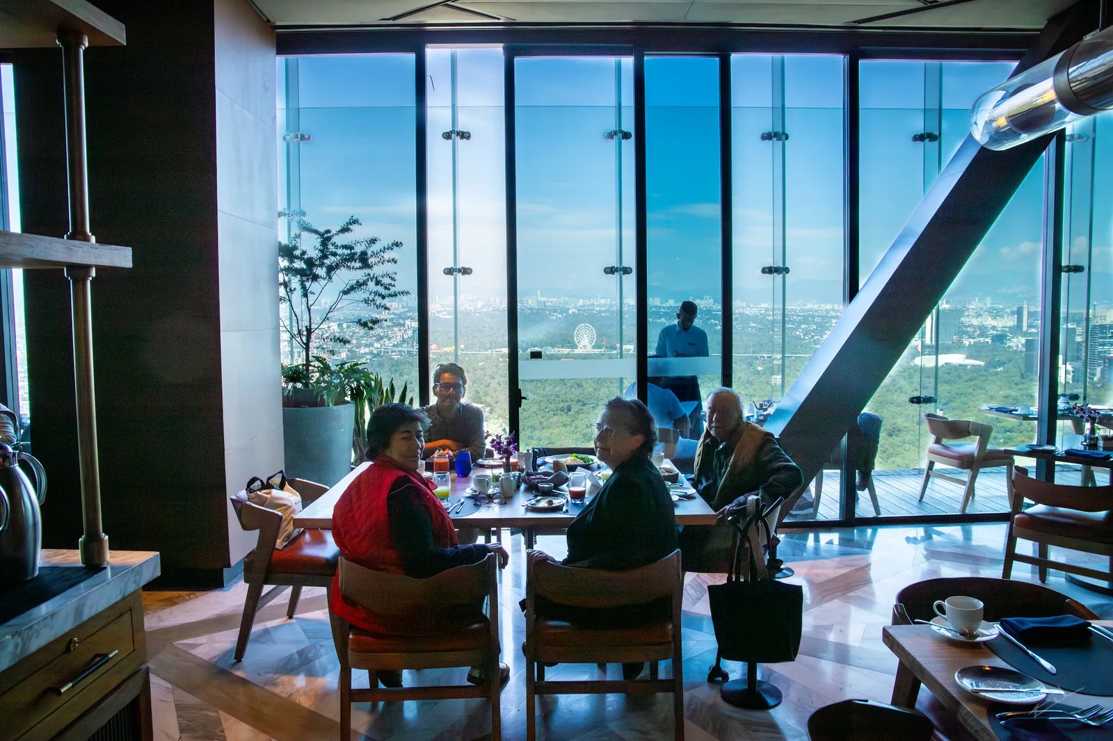 Samos - window tables overlooking chapultepec