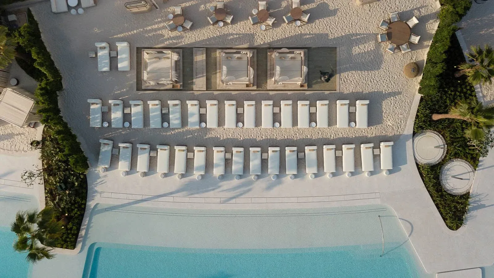 SĀN Beach - pool aerial