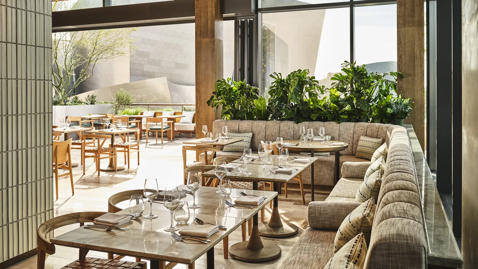 San Laurel - dining room greenery