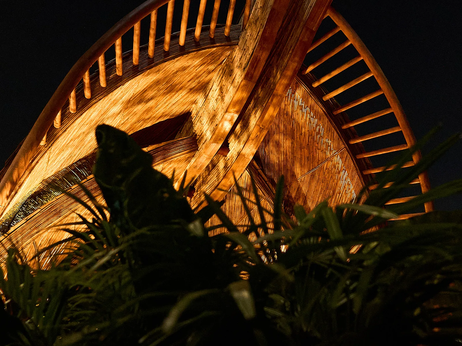 Sanctuary Bangkok - arch through planting