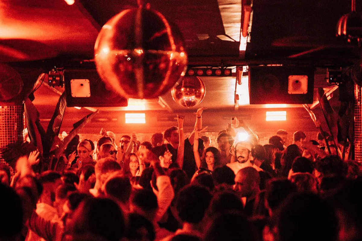Sanctum - crowd dual disco balls crimson