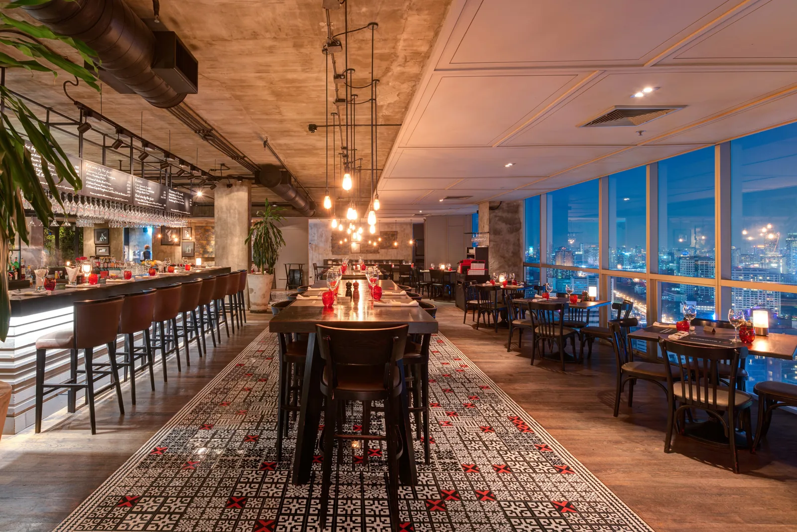 Scarlett Wine Bar - interior dining hall dusk skyline