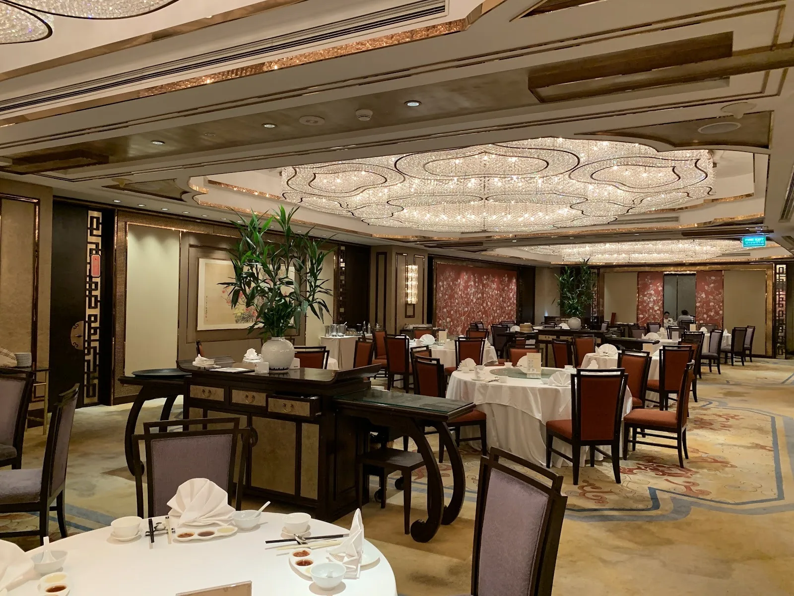 Shang Palace - restaurant in Bangkok