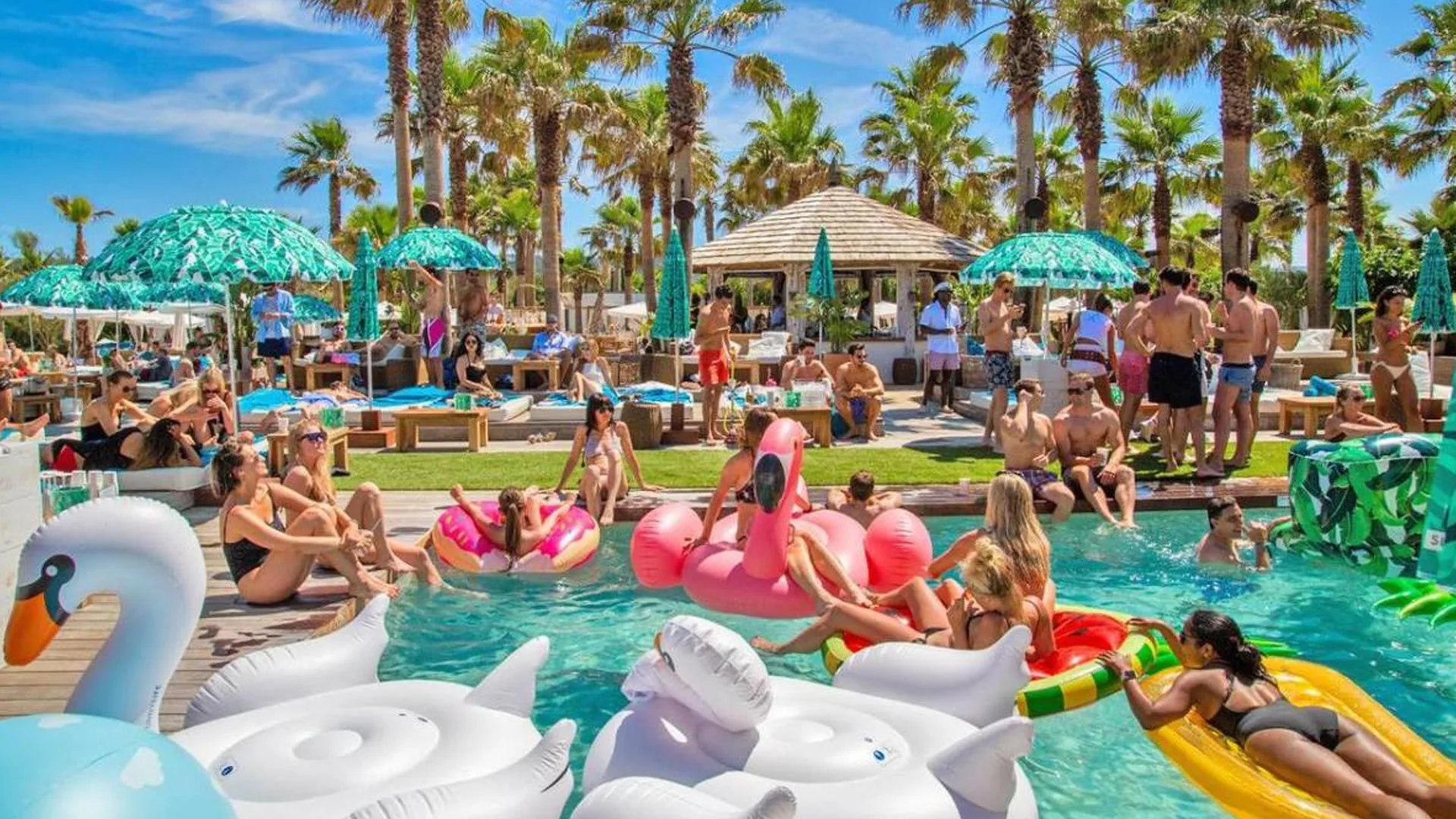 Shellona - dayclub in Saint-Tropez