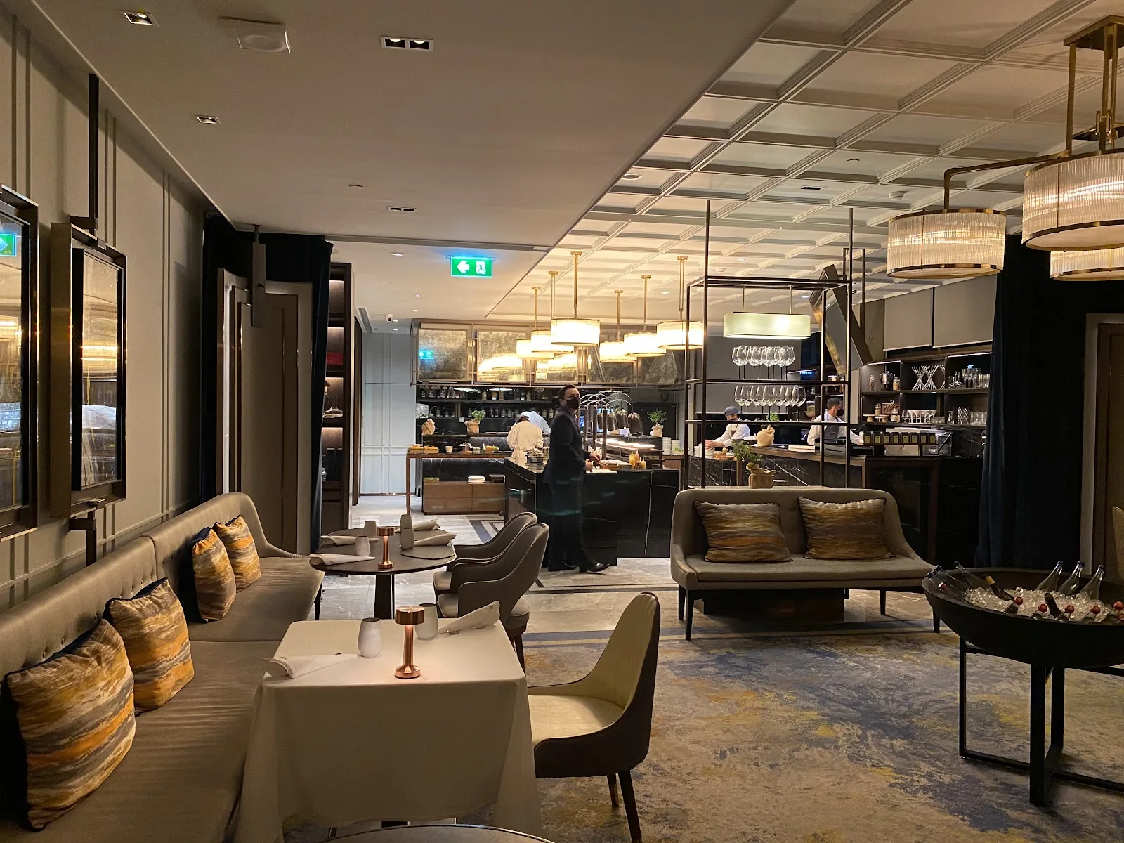 Signature - banquette dining room