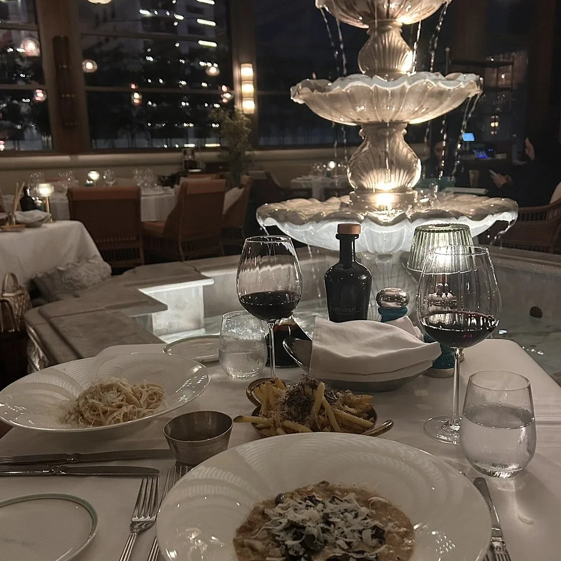 Signor Sassi - dinner table