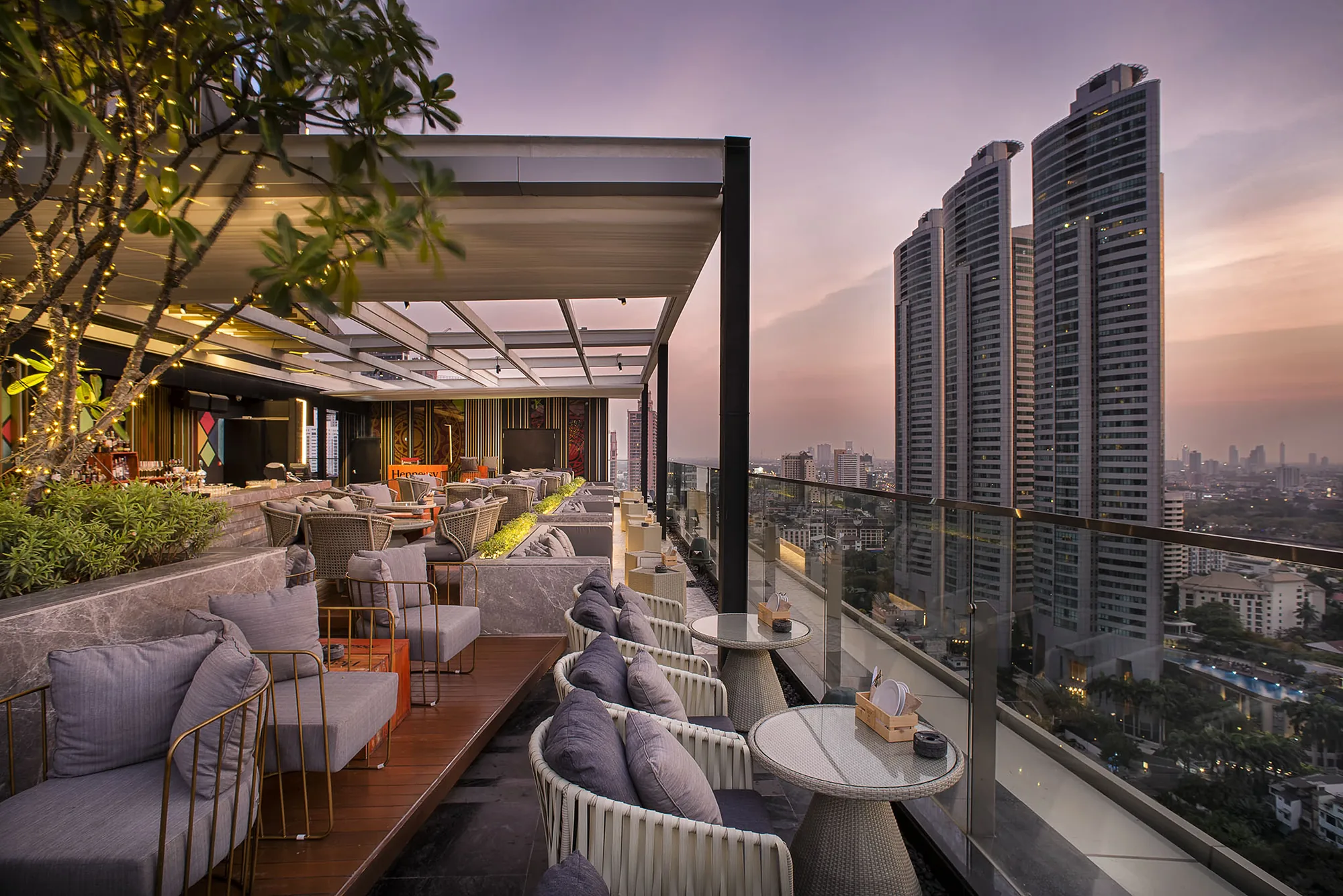 Sky on 20 - rooftop bar in Bangkok