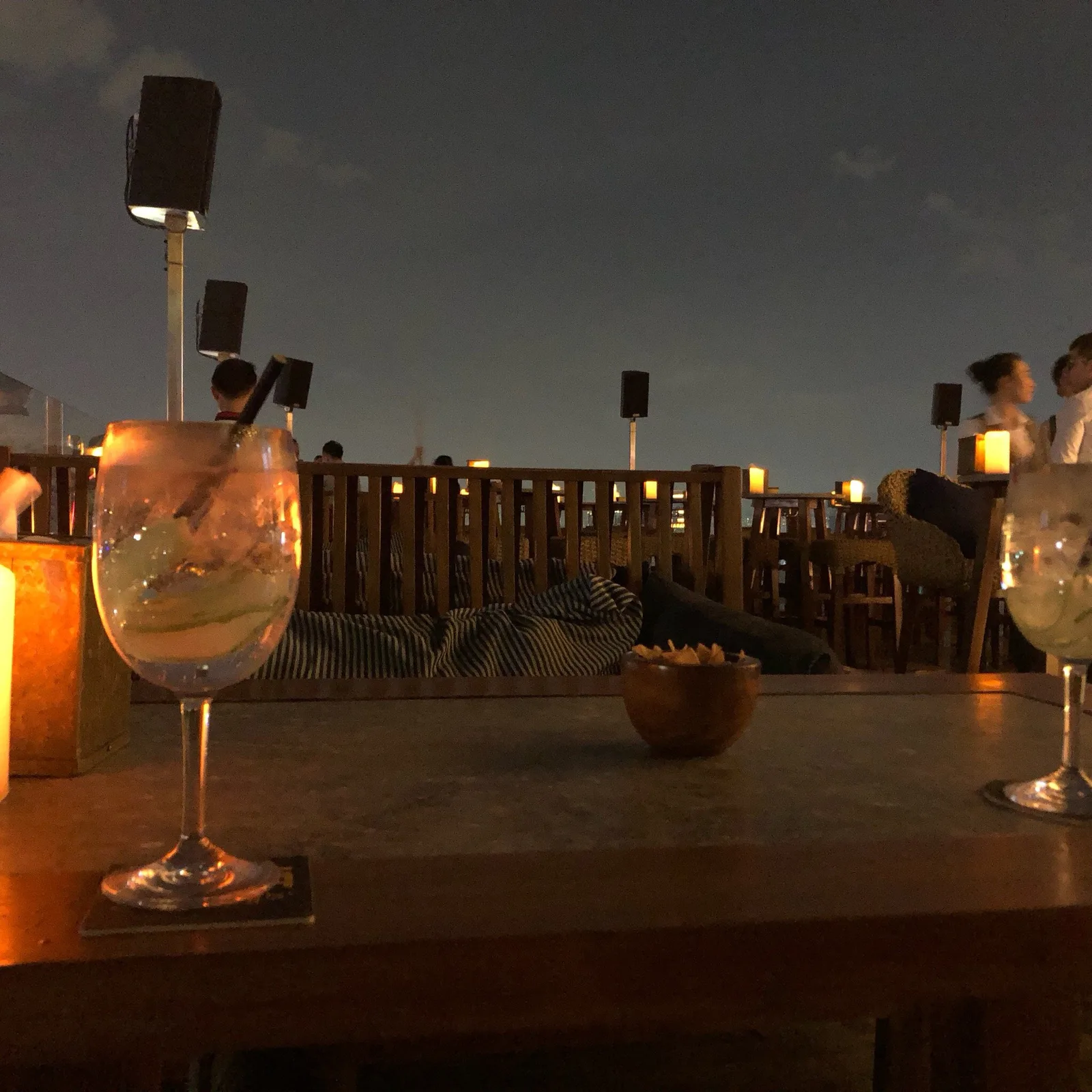 Social Club Rooftop, rooftop bars in Saigon 6