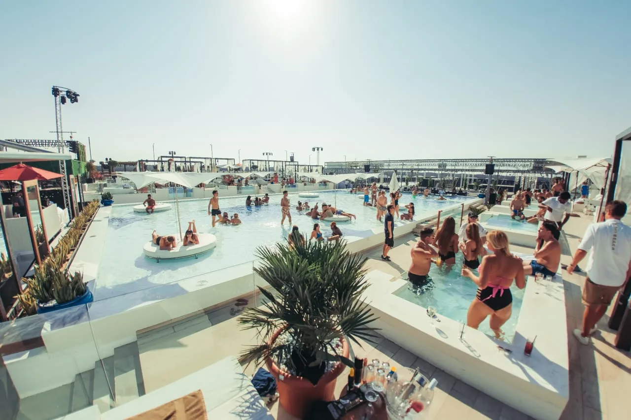 Soho Beach - club 5