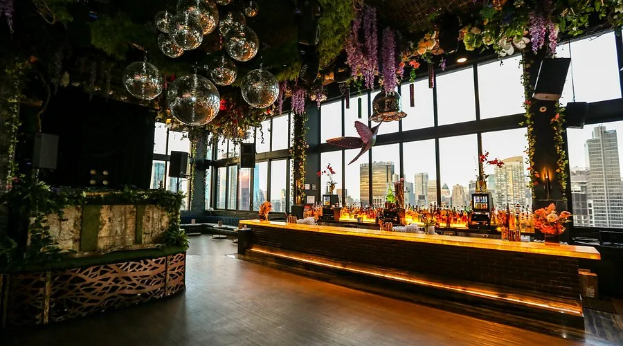 Somewhere Nowhere - night club