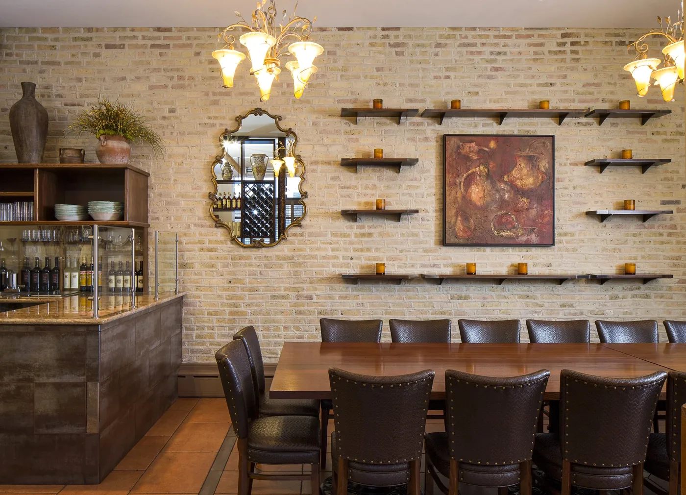 Spacca Napoli Pizzeria - dining room 2
