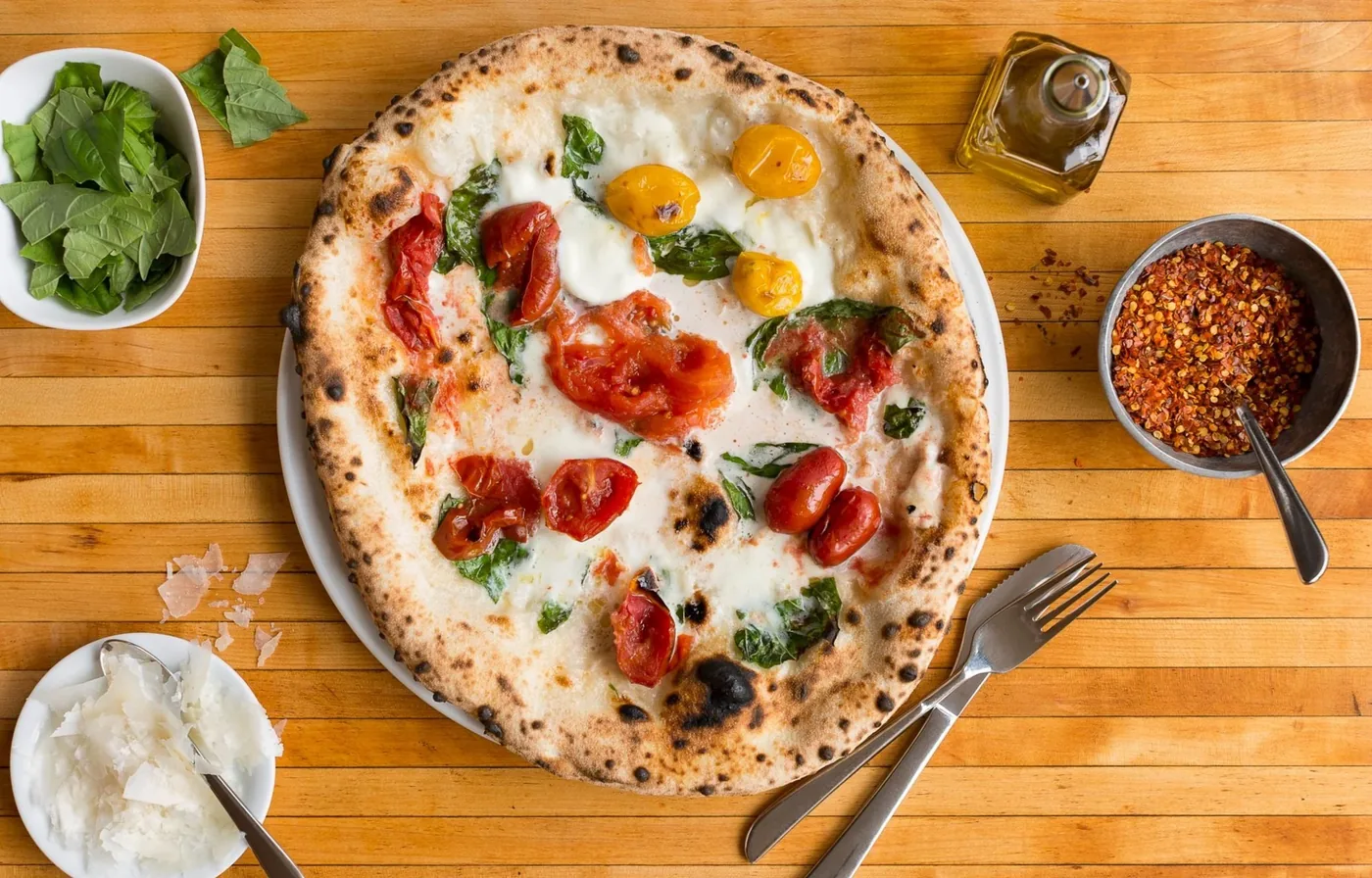 Spacca Napoli Pizzeria - napoletana pizza
