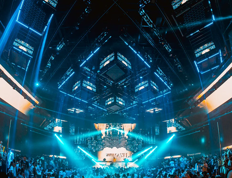 Spaceplus - blue laser stage dancefloor