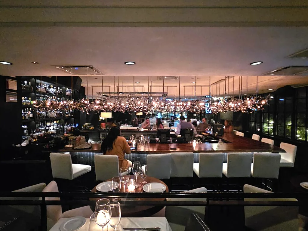 Steak 48 - dining room 4
