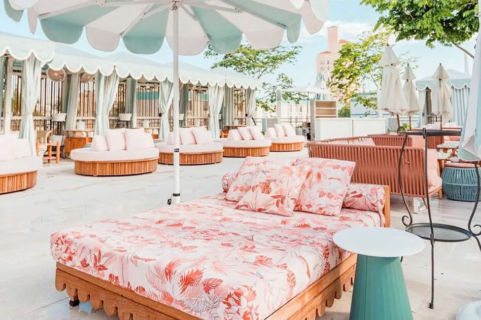 Strawberry Moon - beach club 4