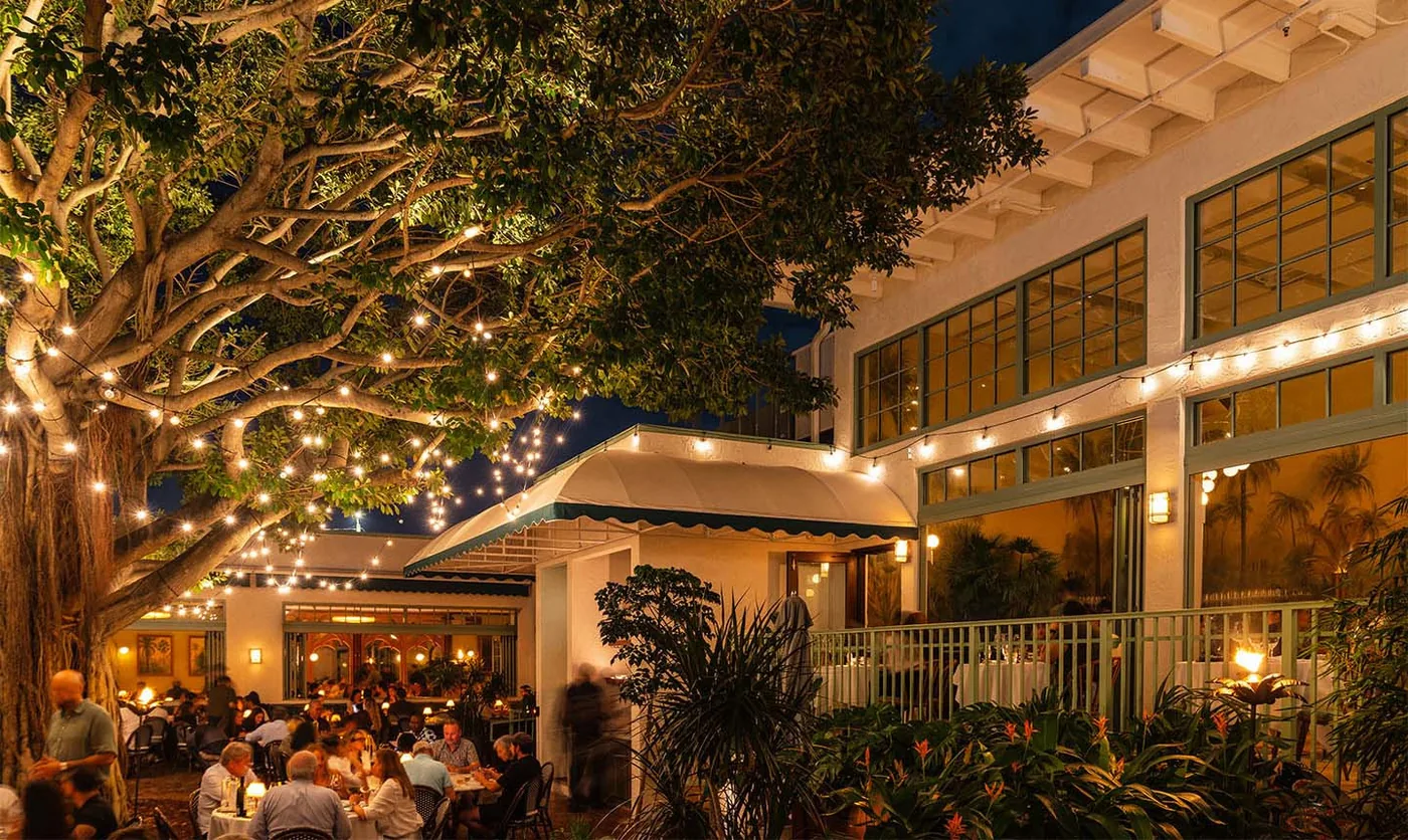 Sunny's Steakhouse - courtyard facade