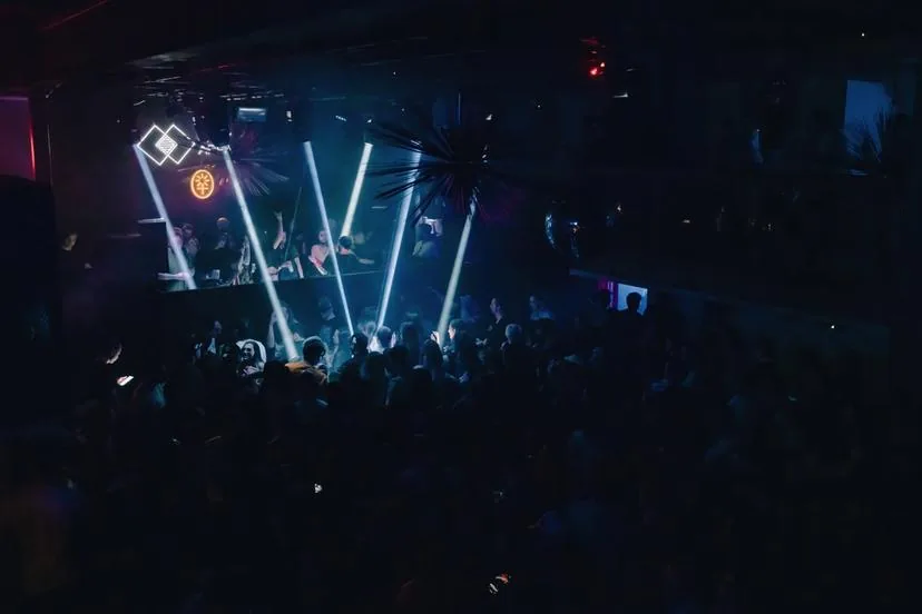 Superior Ingredients - the room lighting production