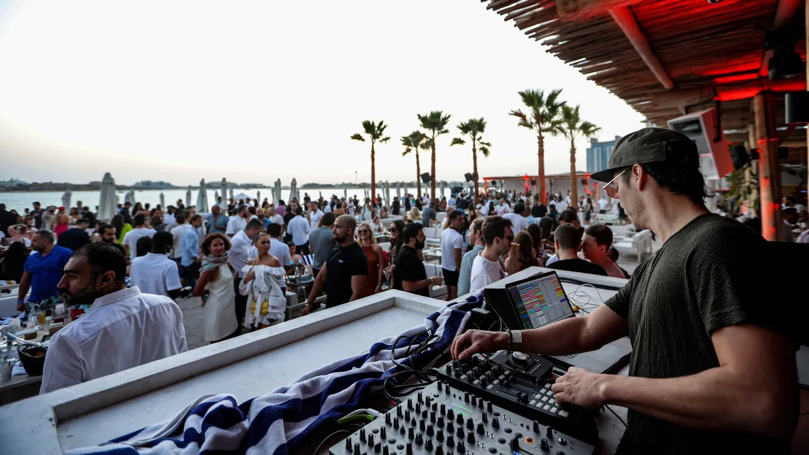 Surf Club - beach club