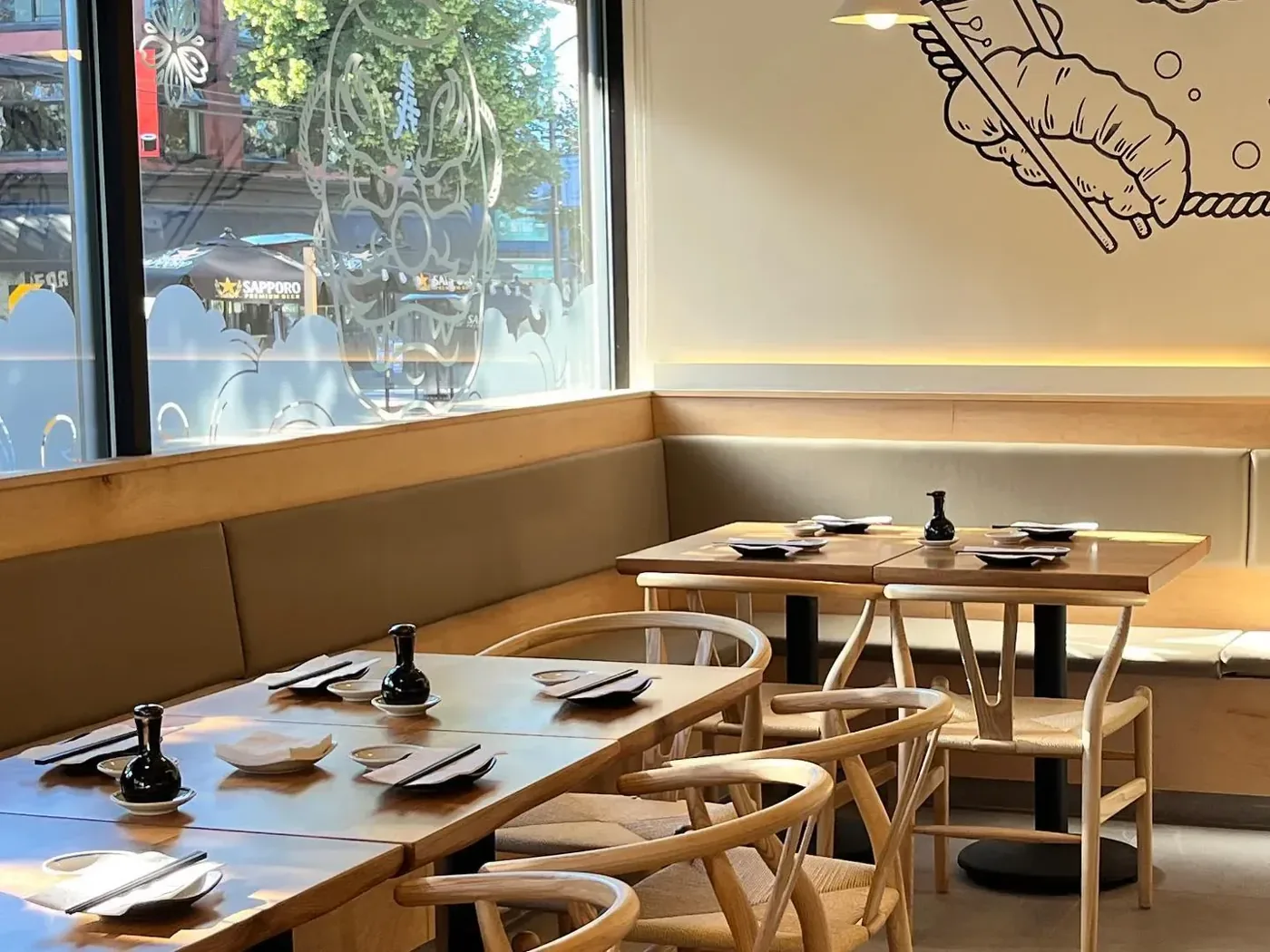 Sushi Hil - dining room