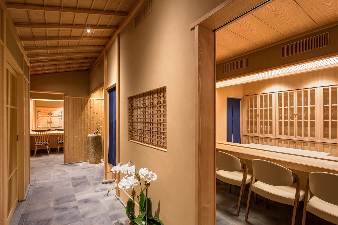 Sushi Noz - ash room waiting area
