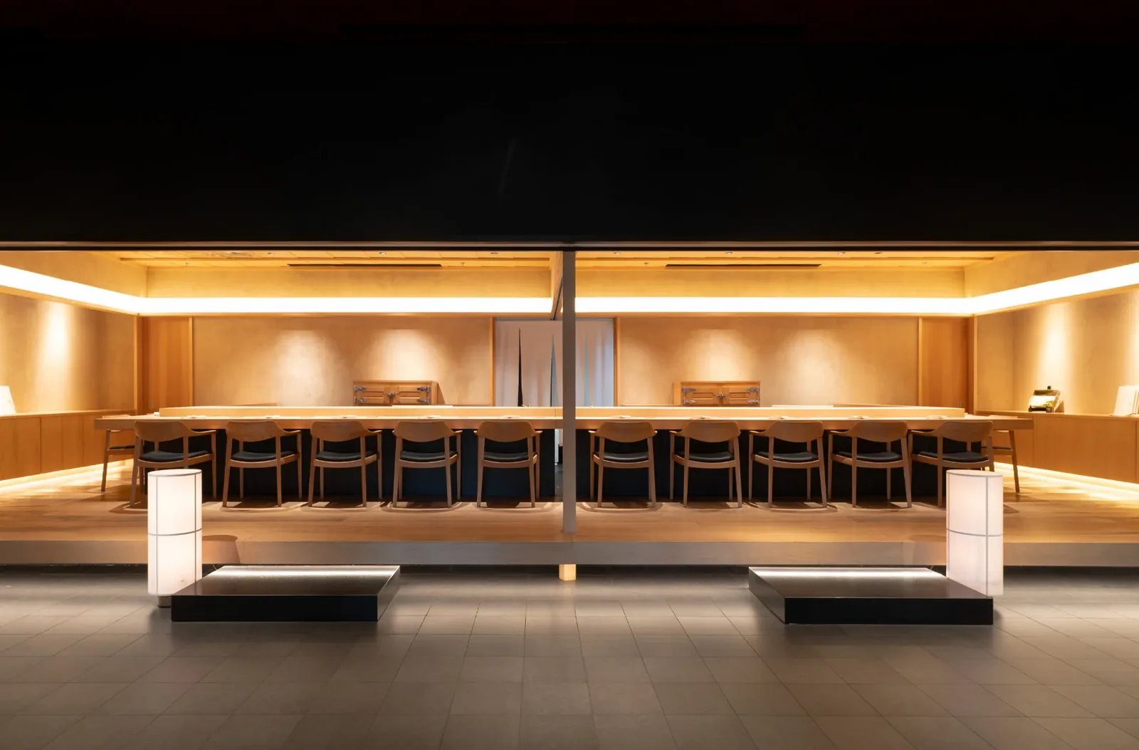 Sushi Saito - add hinoki counter room empty wide