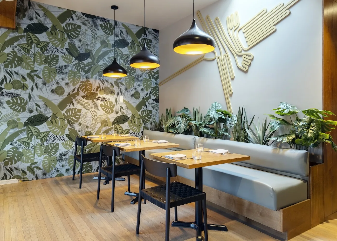 SUYO Modern Peruvian - dining tables