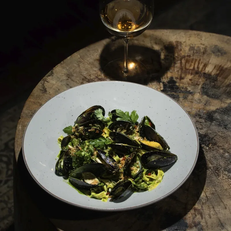 Taboo Polanco - mussels and wine