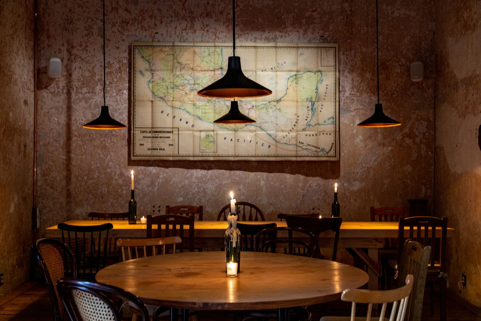 Taverna - dining room beneath the antique map