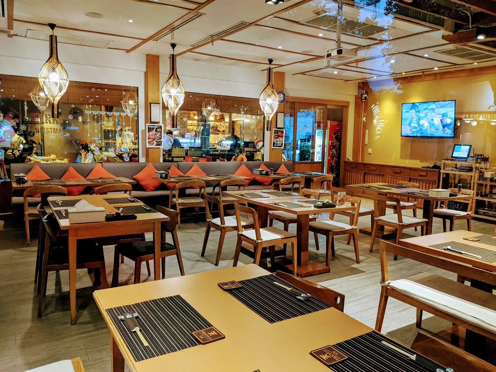 Tenyuu Grand Omakase - main dining room