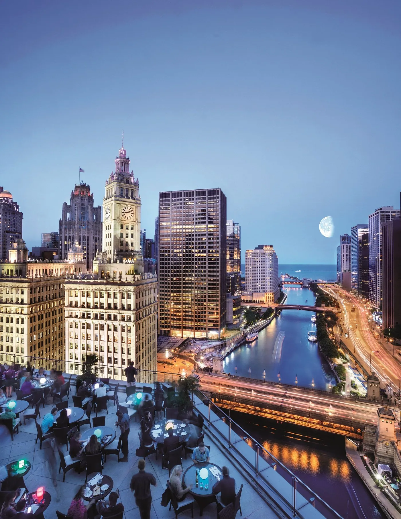 Terrace 16 - rooftop bar in Chicago
