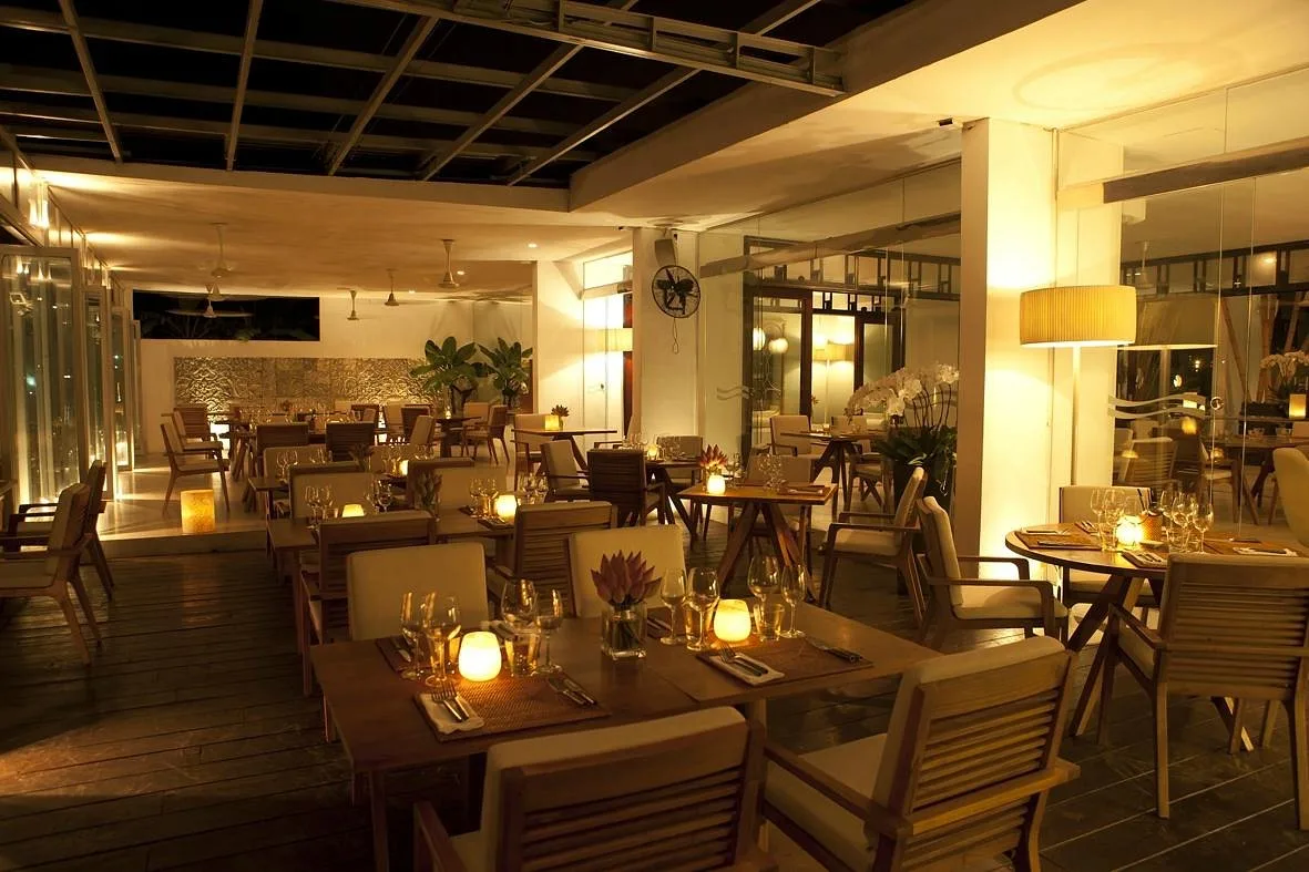 The Deck Saigon, restaurants in Saigon 3