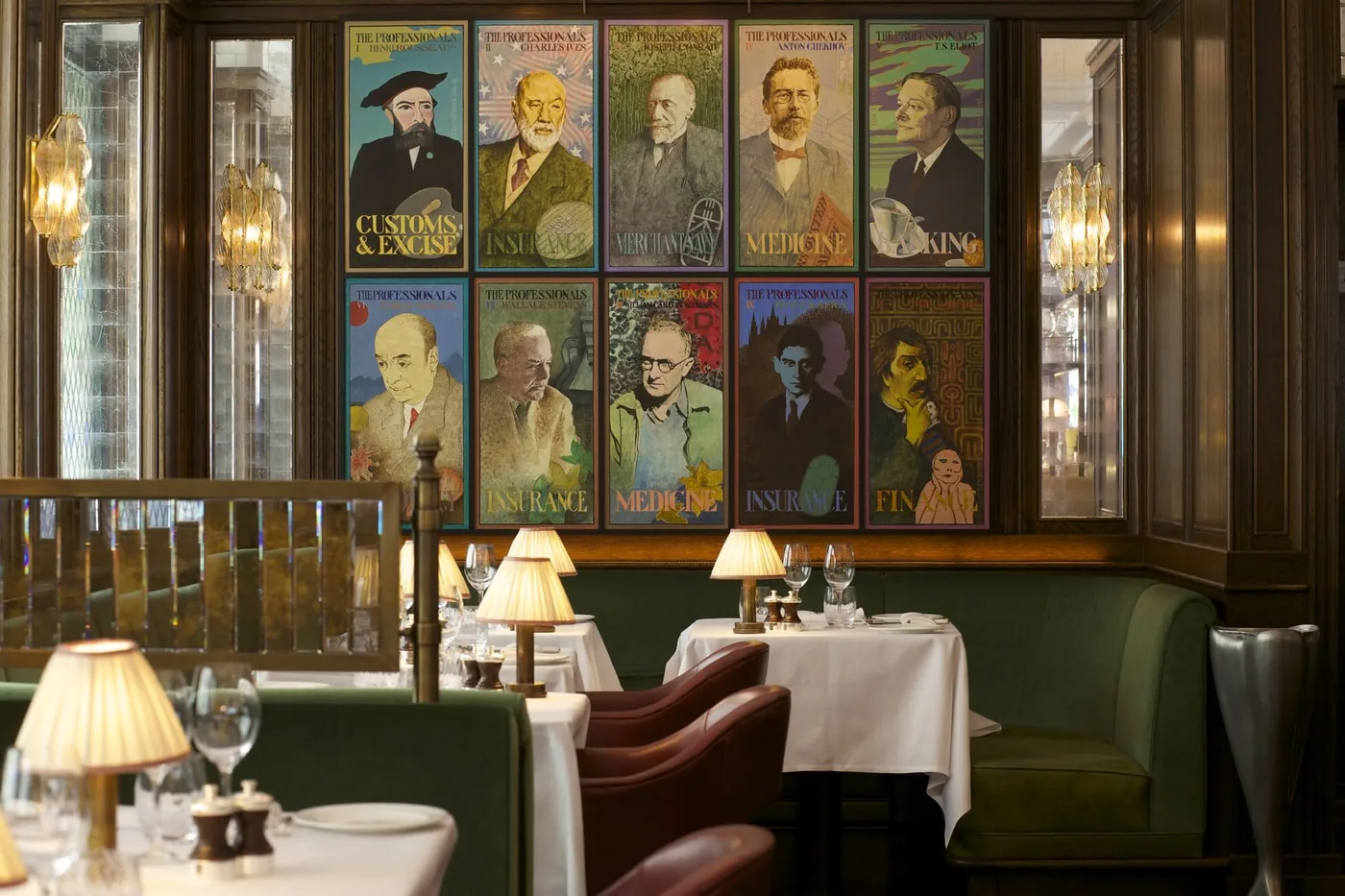 The Ivy - stained glass panelled room